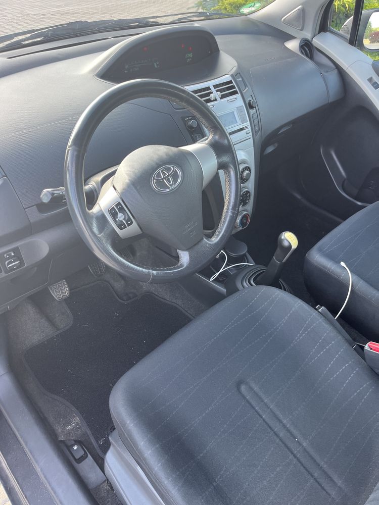Toyota Yaris 1.3 Benzyna 2006 TYLKO 121 700 km!