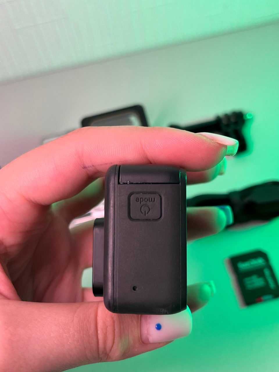 Екшн-камера GoPro HERO 7 black з чудовим комплектом.