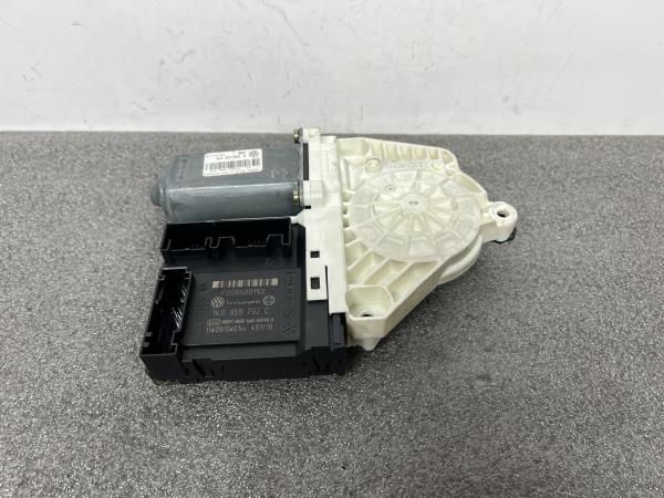 Motor vidro frente esquerdo VOLKSWAGEN Golf V (1K1)