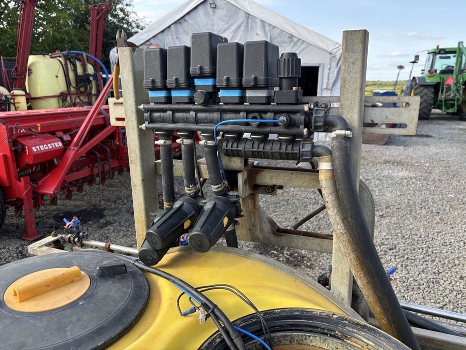 Оприскувач Projet Sprayers 600 літрів 8 метрів захват на гідро насосі