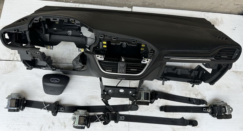 Ford Fiesta Mk8 Lift konsola deska Airbag poduszki pasy Oryginal