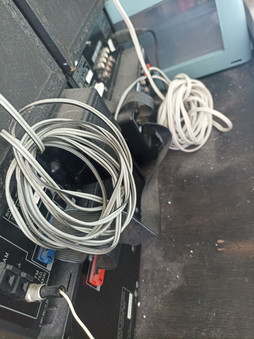 Colunas Sony com aparelhagem