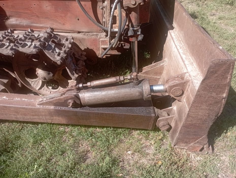 Продам бульдозер дт-75