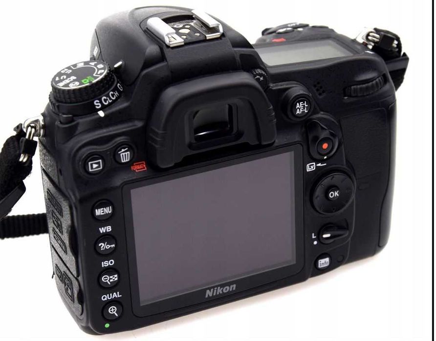 NIKON D7000 + AKCESORIA ( 2 obiektywy)