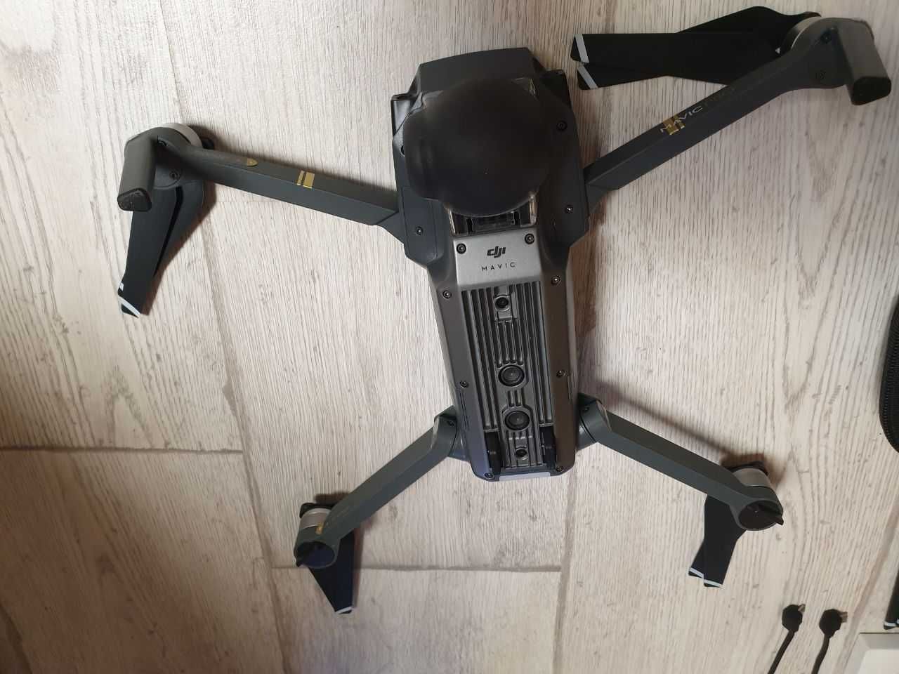 Квадрокоптер DJI Mavic Pro Fly More Combo