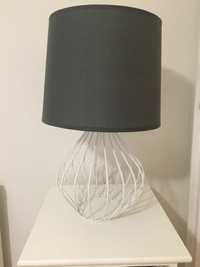 Lampa nocna biala