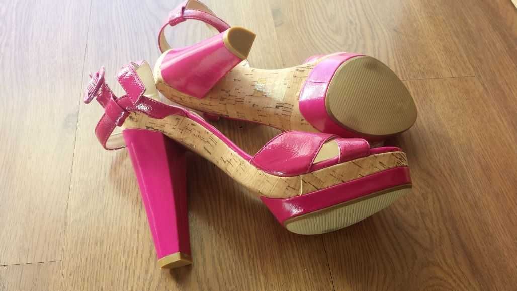 Sandálias Steve Madden