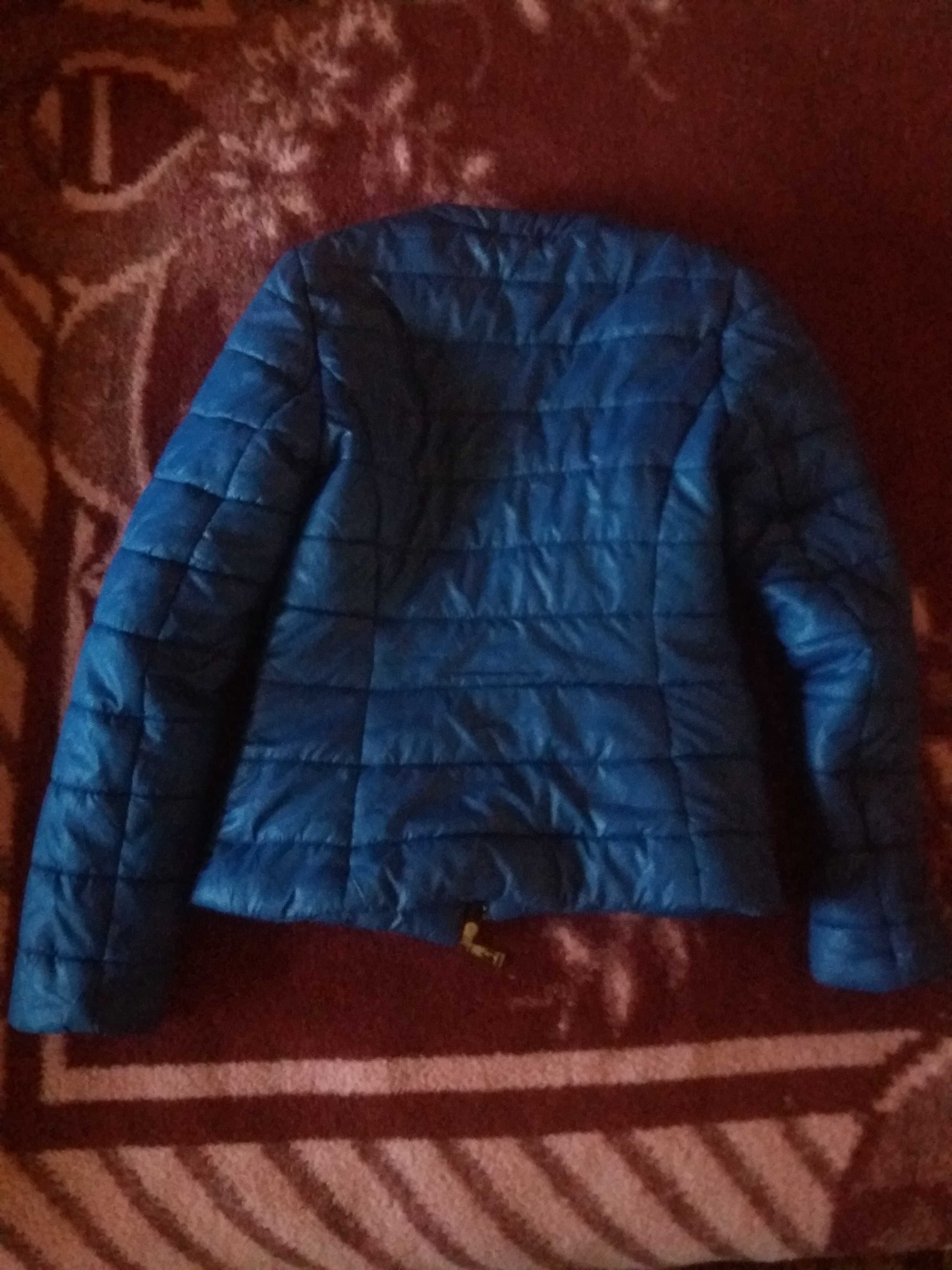 Куртка женская,бу размер 42 в хорошем состоянии