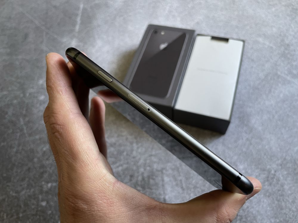 iPhone 8 Space Gray 64 GB Neverlock | АКБ 81% | оригінал | гарний стан