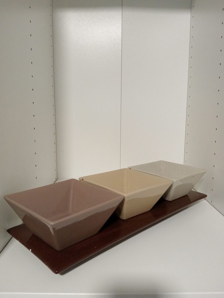 Prato decorativo com 3 tacas