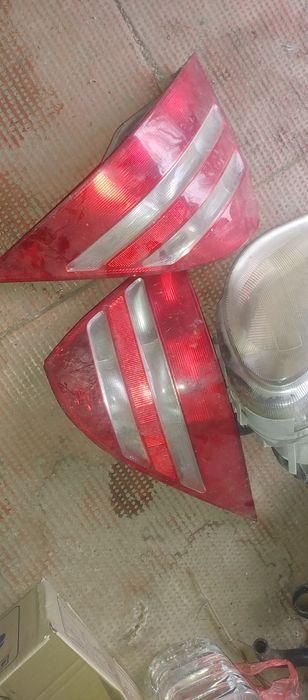 Продам задние стоп сигнали на w220