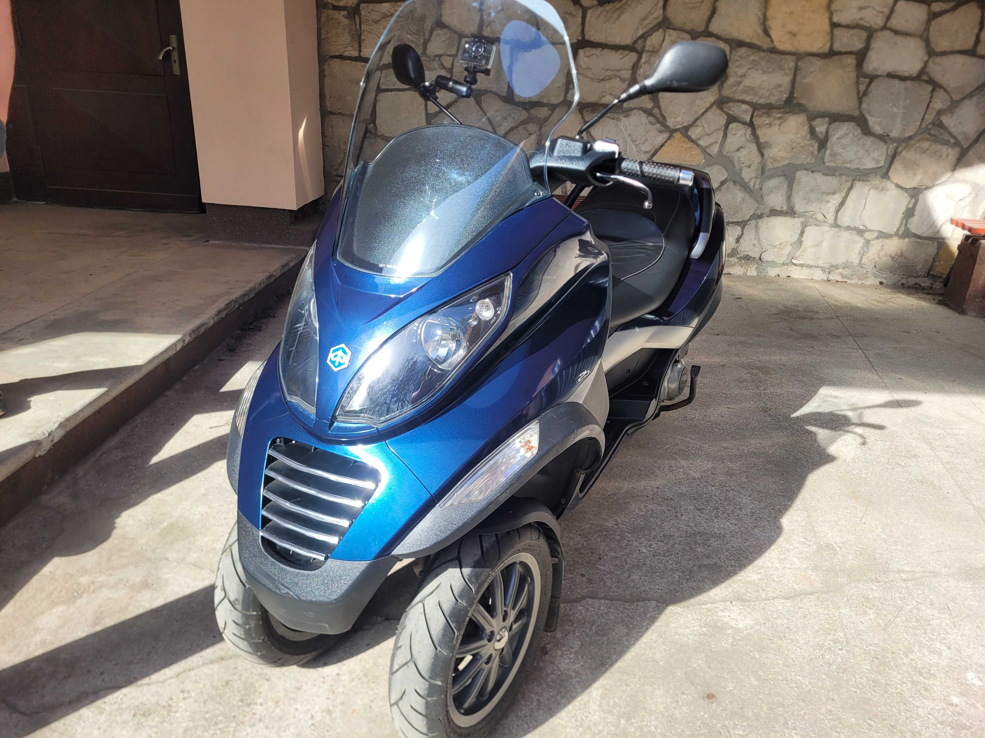 Skuter Piaggio MP3 125 cm3