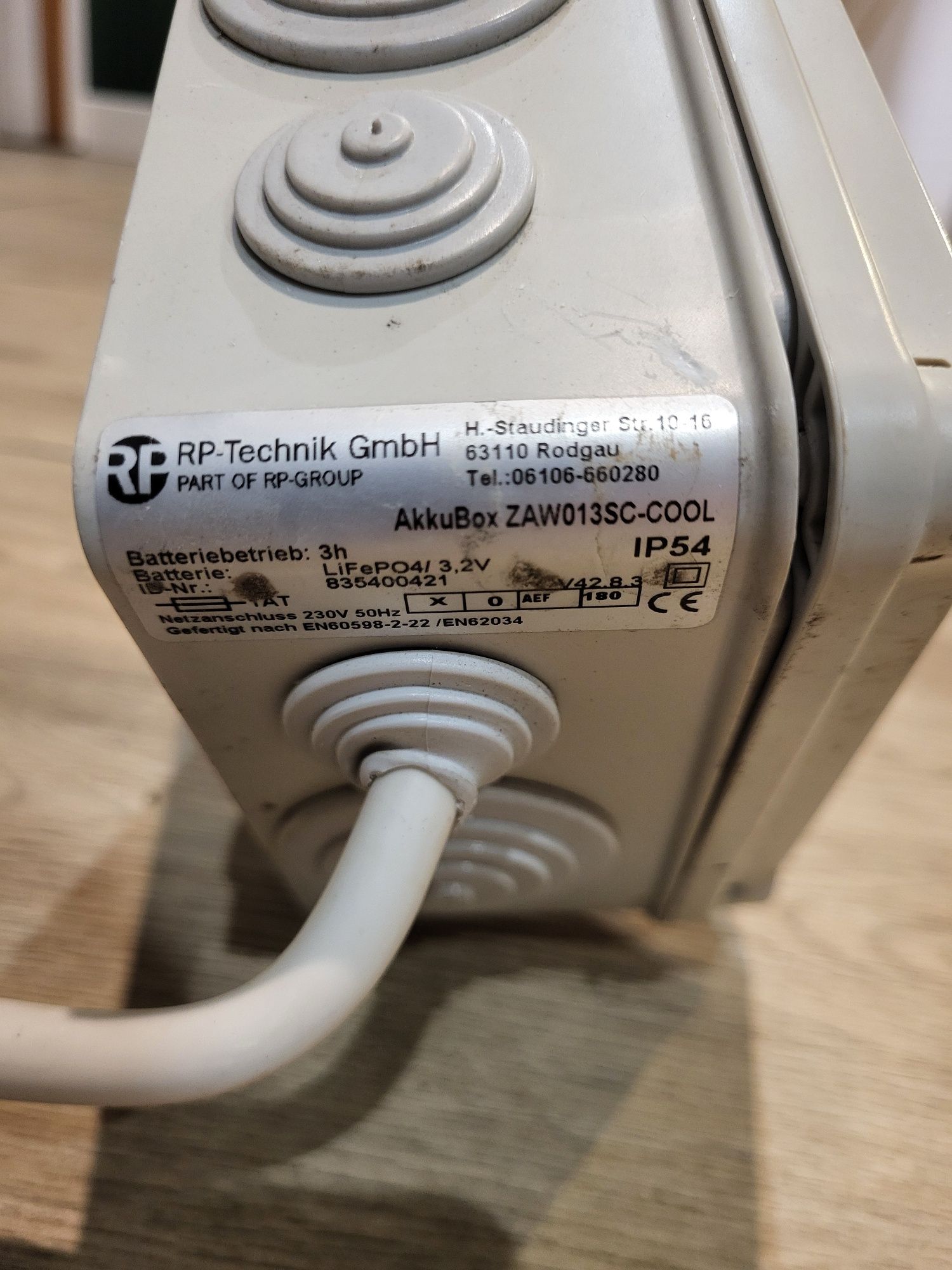 Oprawa ewakuacyjna LED