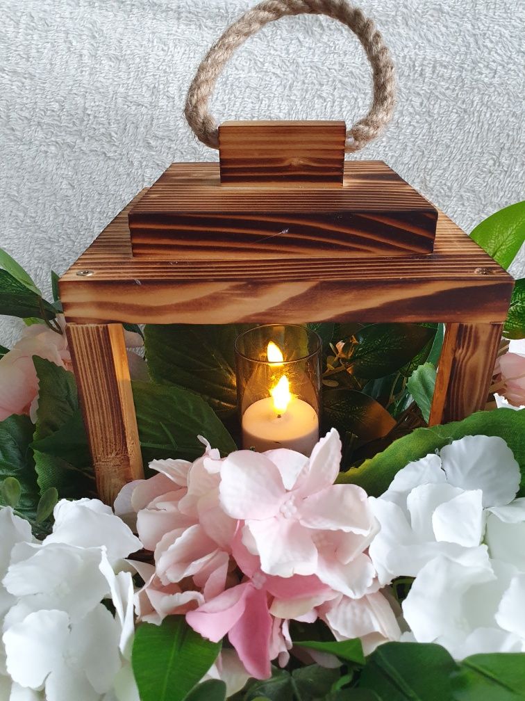 stroik na grób cmentarz hortensja biała różowa lampion latarenka latar