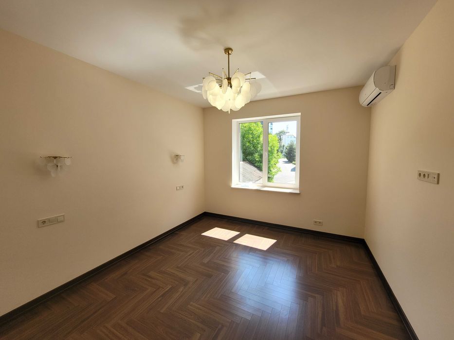 Добротні апартаменти поблизу центру та парку.