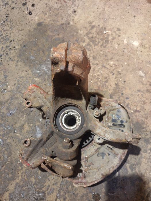 Zwrotnica prawa Audi a3 8l 1.6 1.8