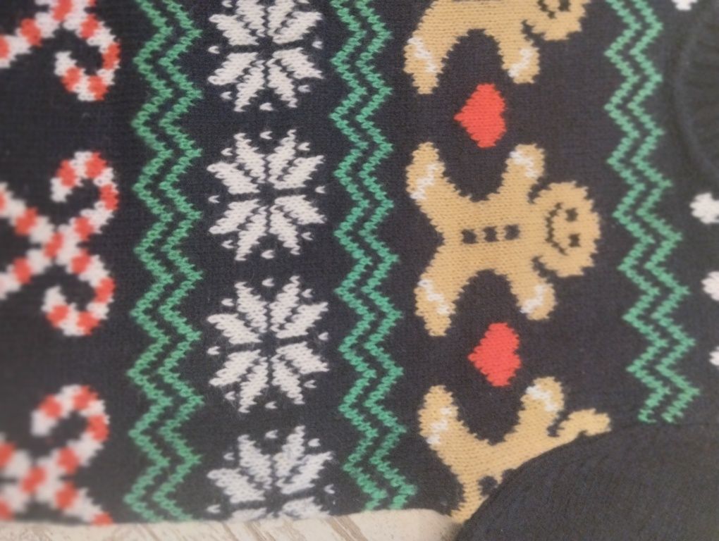 Sweterek świąteczny 122