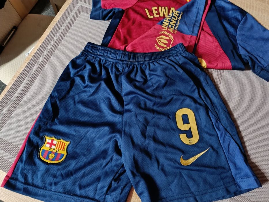 Strój piłkarski Barcelony Lewandowski