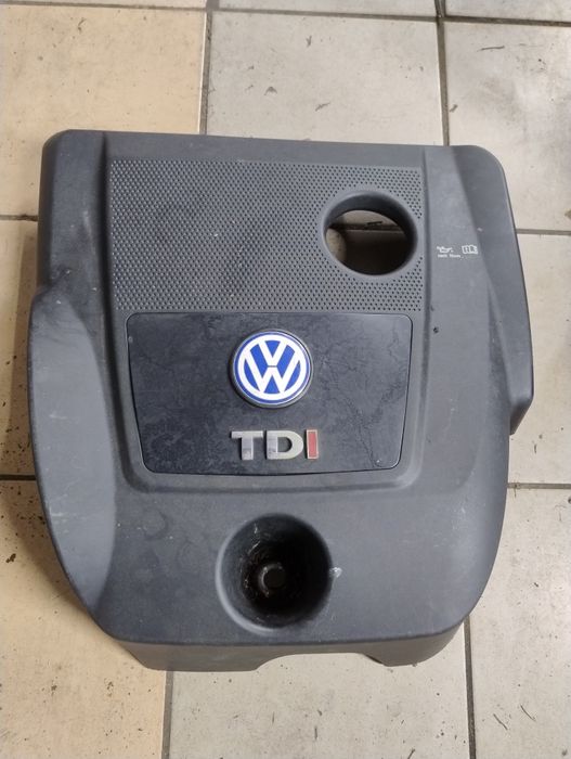 Кришка двигуна Volkswagen Audi