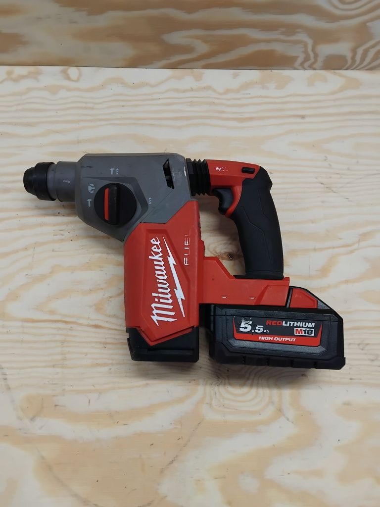 Milwaukee m18 FHXMłotowiertarka  z baterią 5,5Ah
