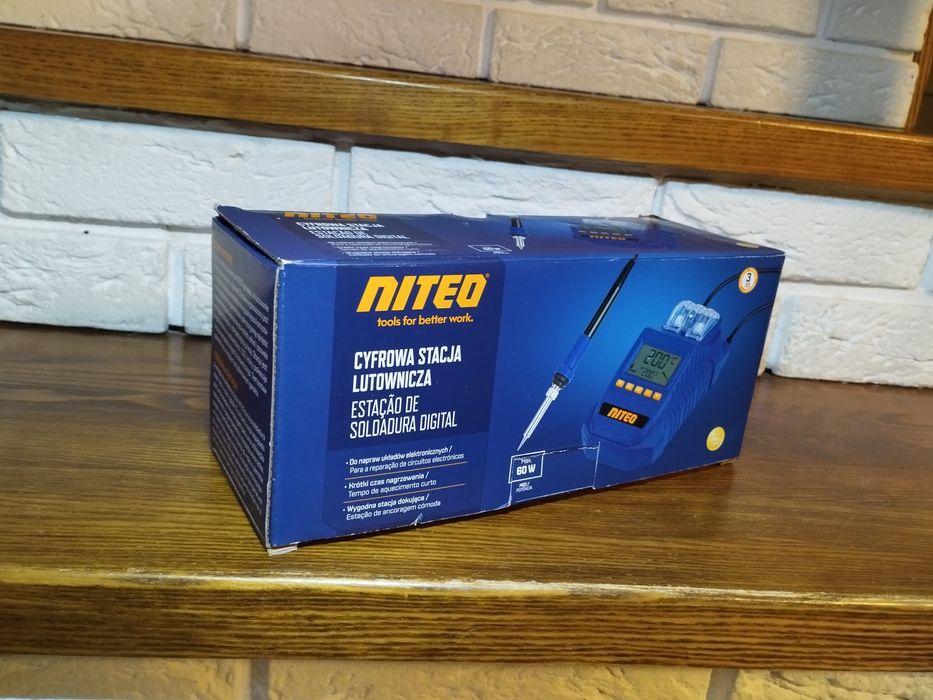 Cyfrowa stacja lutownicza. Lutownica elektroniczna.