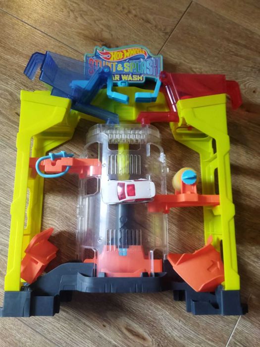 Автомийка вибух кольорів GRW37 Hot Wheels Splash Car Wash ХОТВІЛС ТРЕК