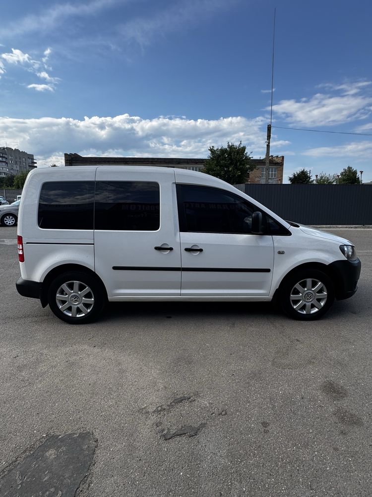 Volkswagen Caddy 2011