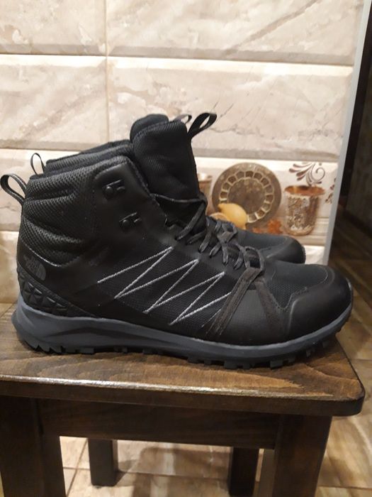 Кросівки 42р THE NORTH FACE  оригінал 100%