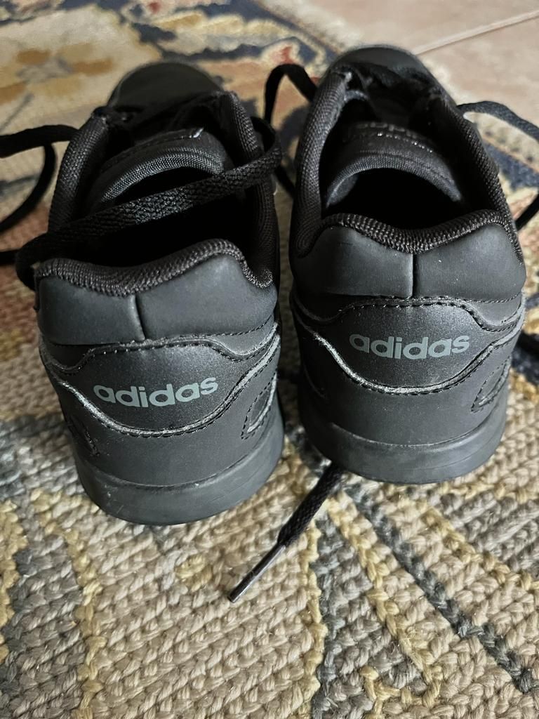 Sapatilhas Adidas preto