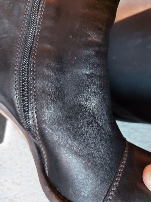 BOTKI czarne skóra, obcas, słupek, brązowy 9 cm, zapinane na zamek