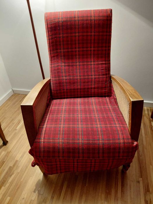 Fotel duński lata 70/80-te ,  wysoki, wygodny, w bardzo dobrym stanie.