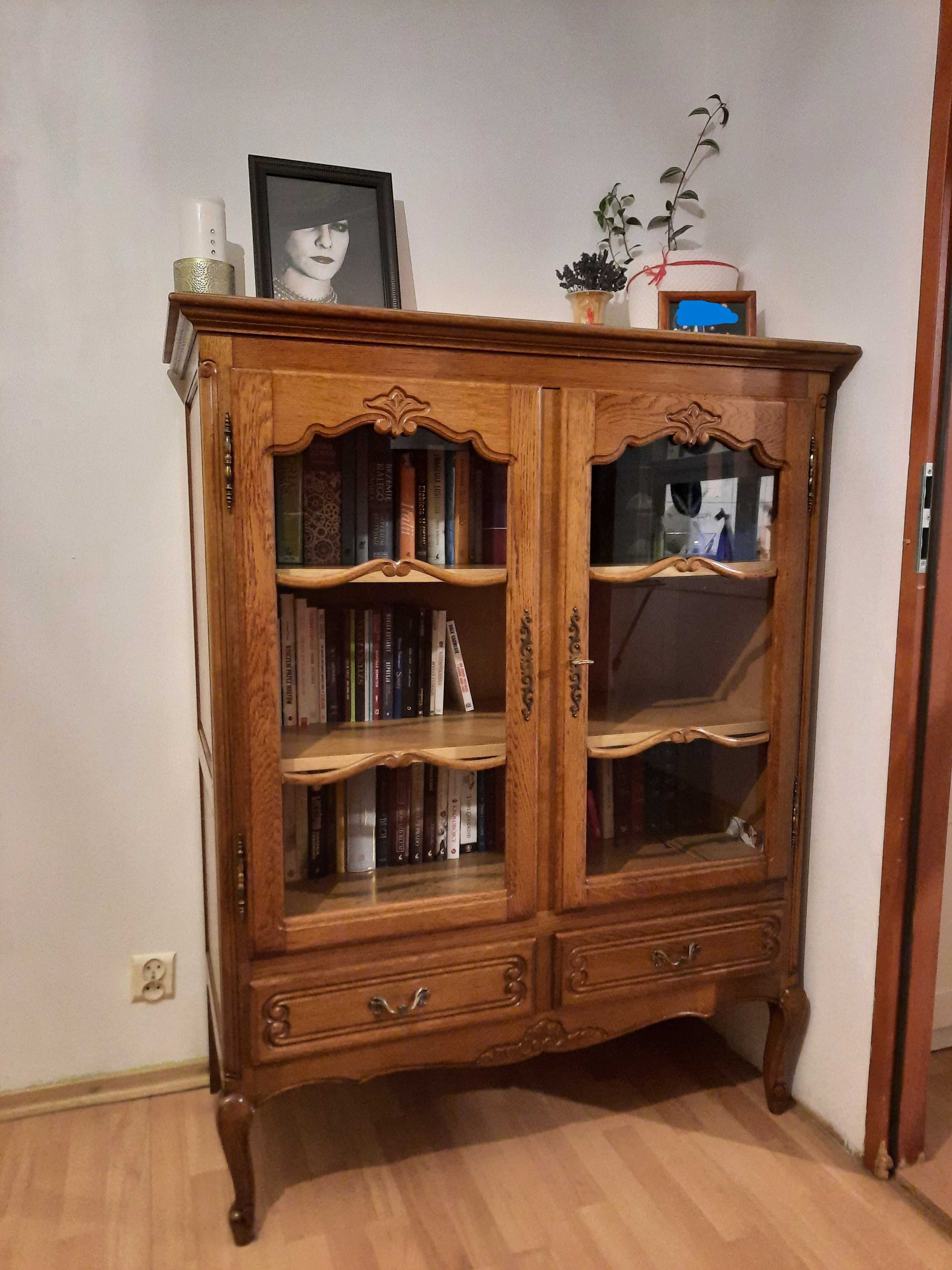 Biblioteczka w stylu ludwikowskim/witryna ludwikowska