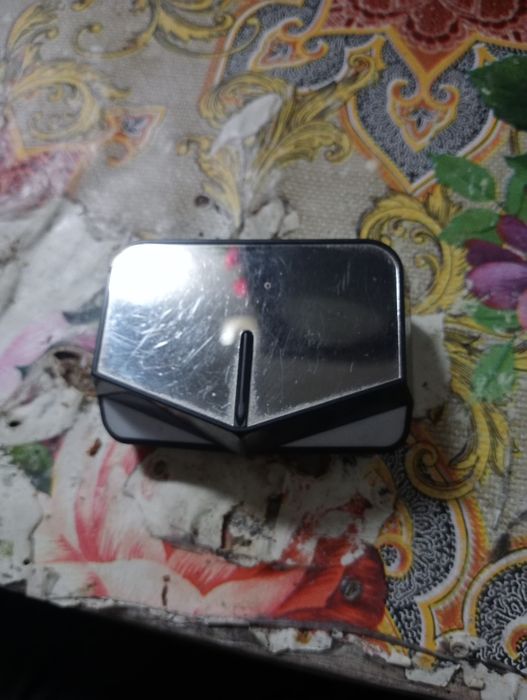 Продам наушники от зарядки.