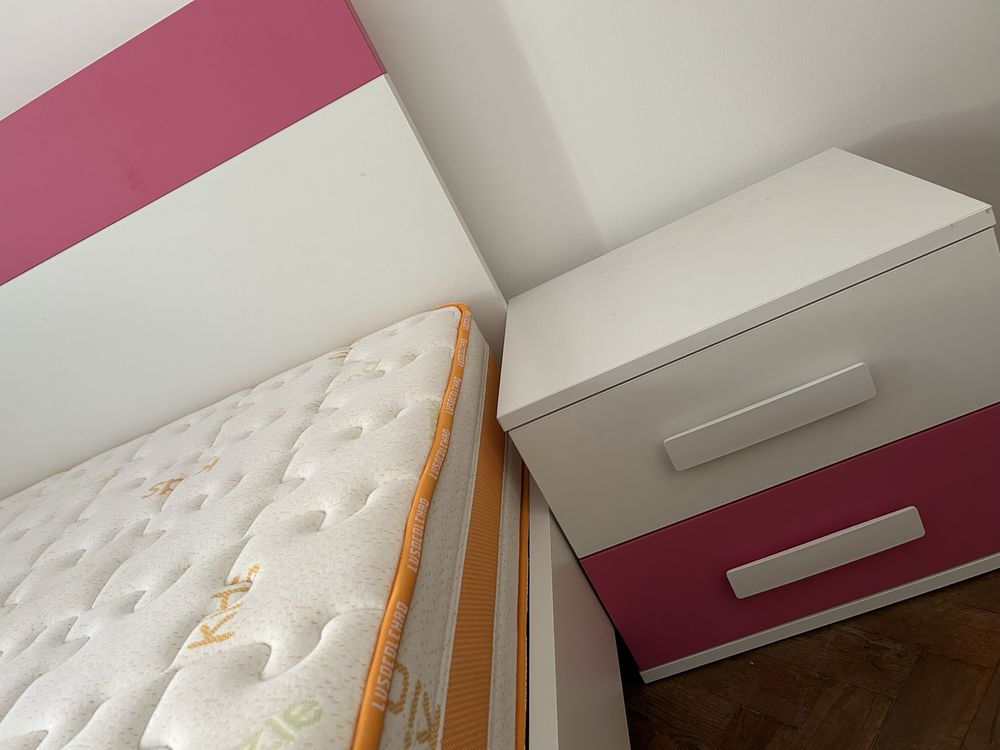 Cama solteiro rosa modelo Play
