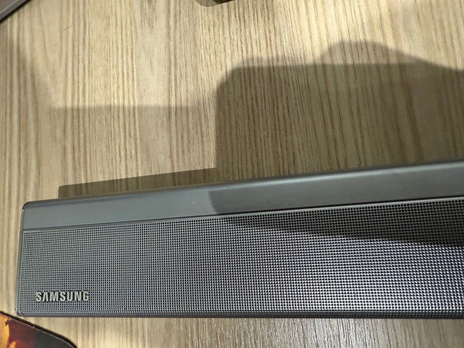 Soundbar samsung HW-J651, Głośnik centralny i subwoofer