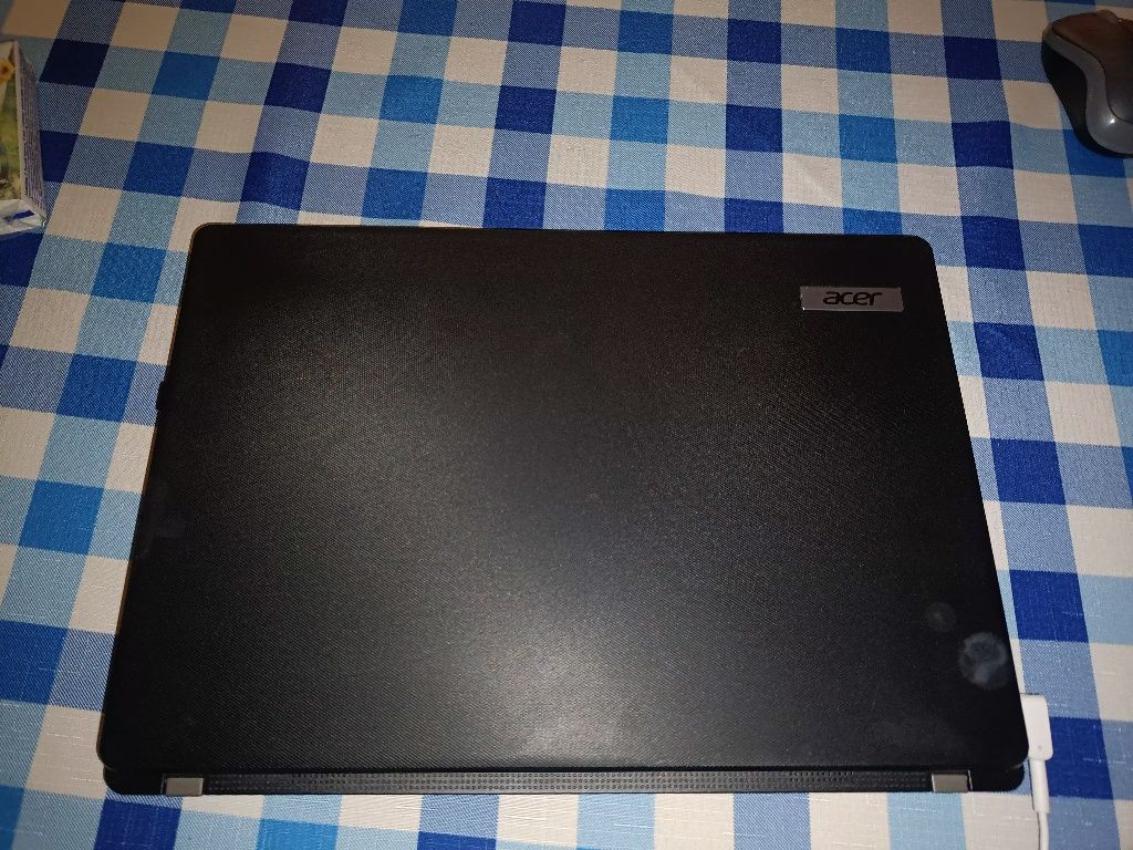 Acer TravelMate 15,6" HD i5 8gb ram ssd 512gb