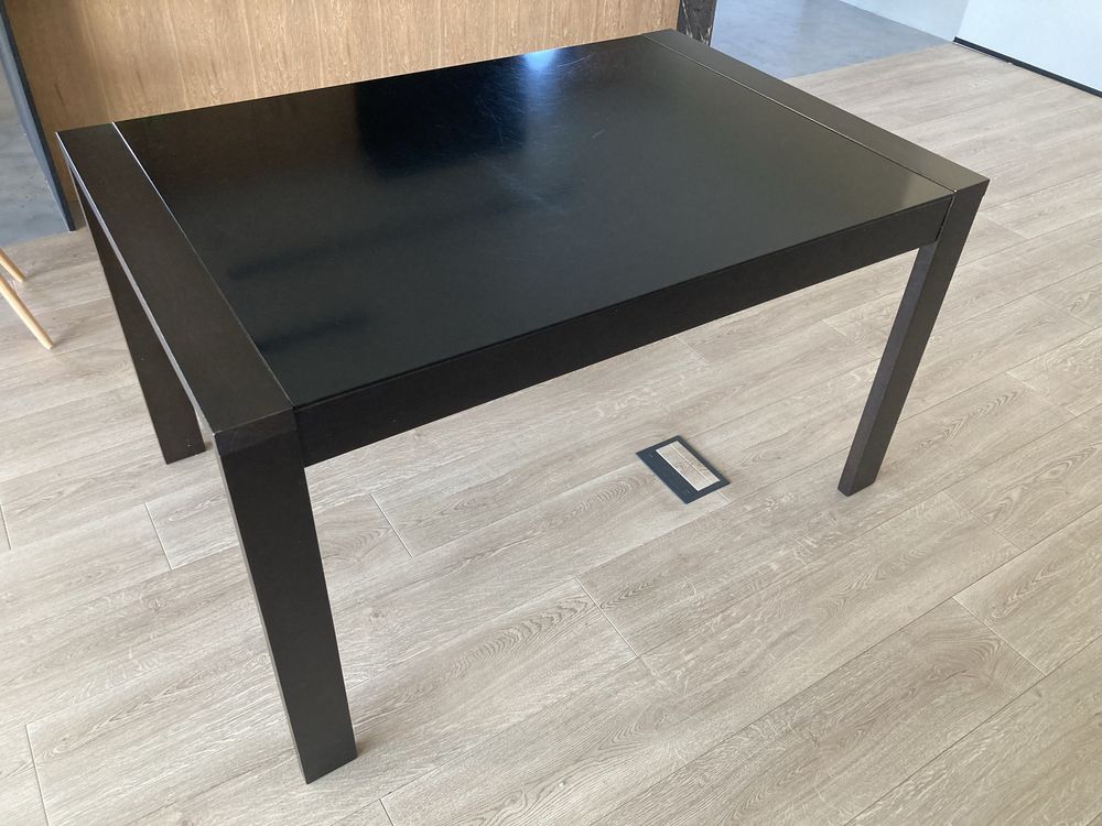 Stół plus 6 lrzesel gratis