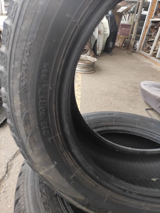 Продаю резину ICE BLAZER 215/60R17 SAILUN