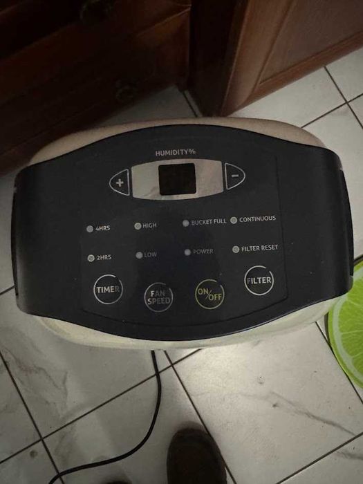 Осушувач повітря C&H CH-D005WD1