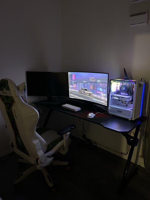 komputer zestaw gamingowy w idealnym stanie