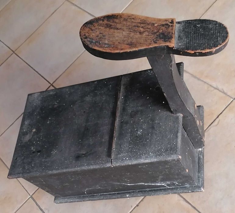 Caixa engraxador, muito antiga