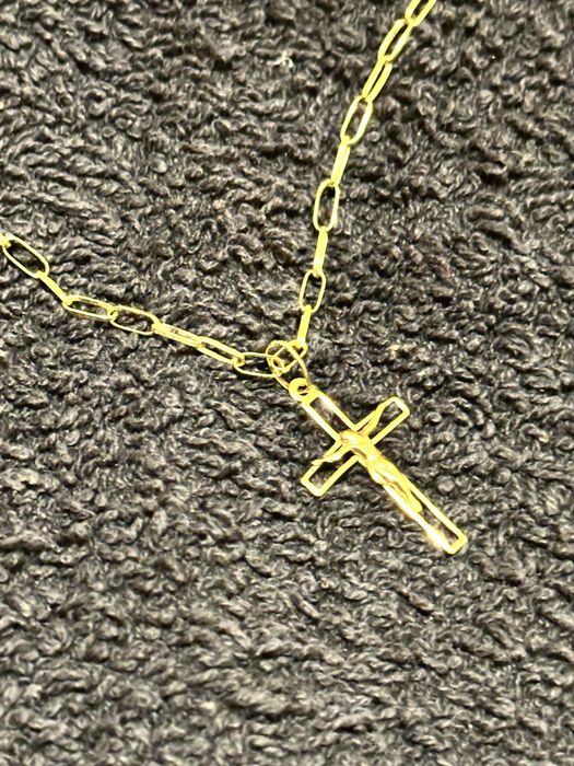 Fio de ouro 18k com pingente