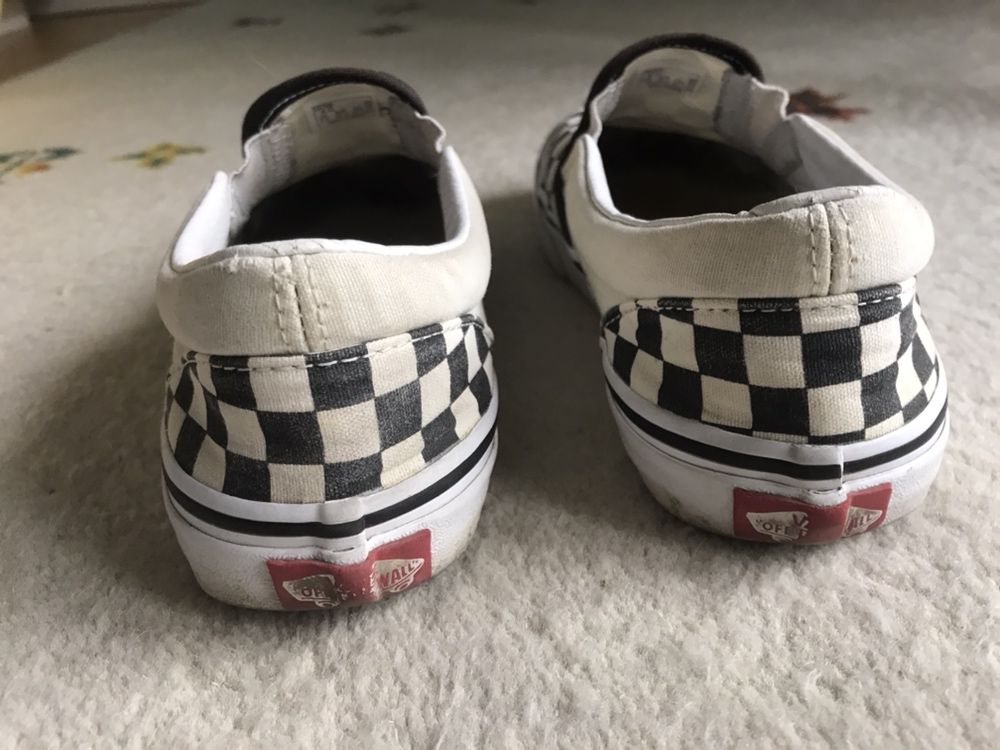 Vans quadrados (35) - usados