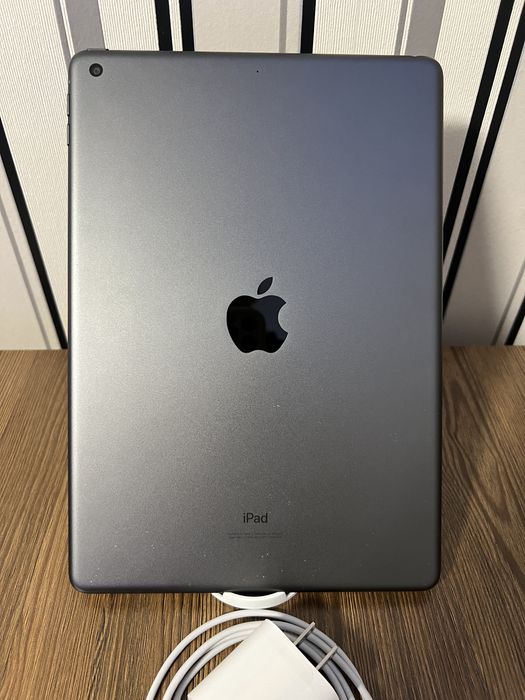 Apple IPad 8Gen. 32 Гб WiFi. IOS 26