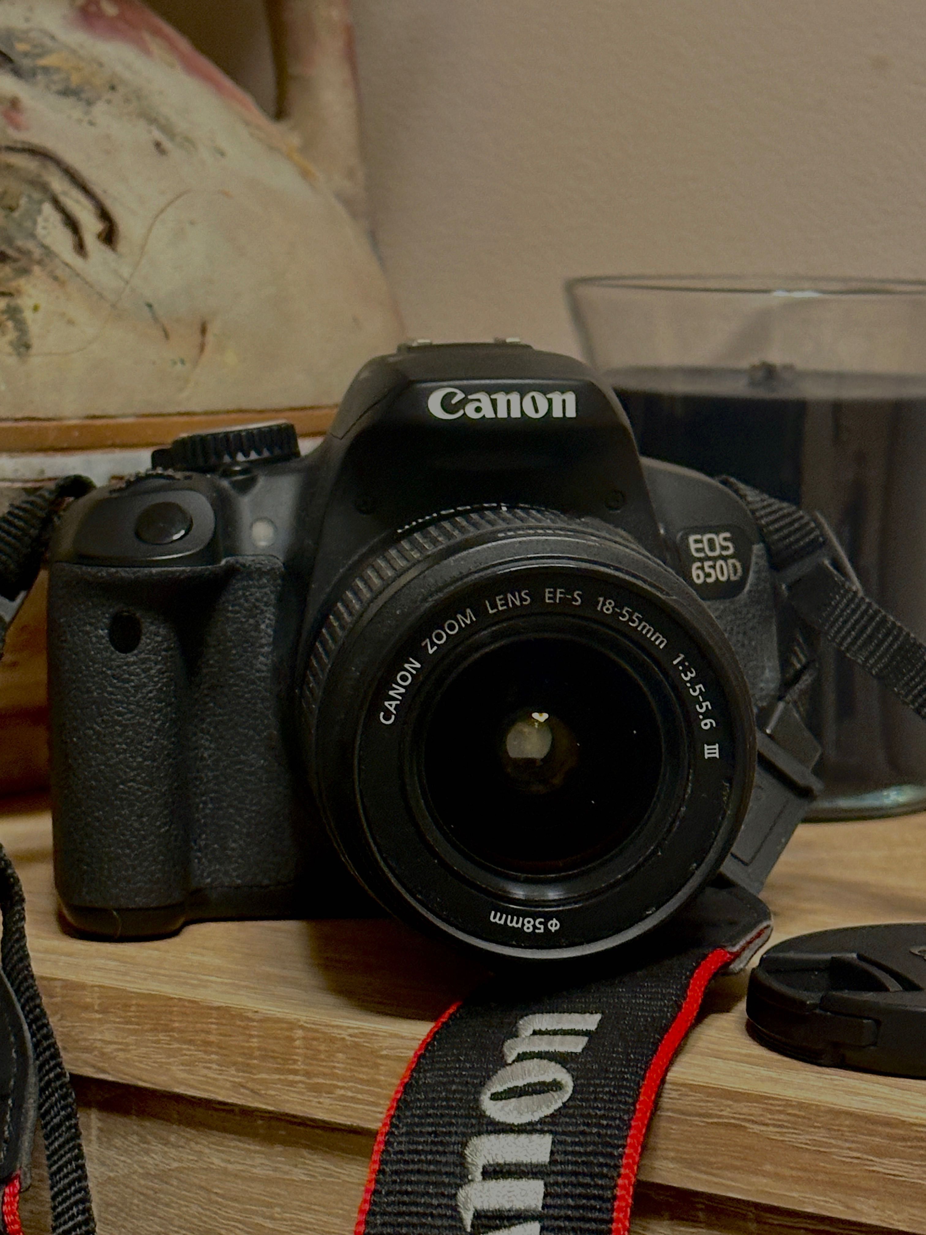 Canon EOS 650D + обʼєктив 18-55 (вся комплектація)