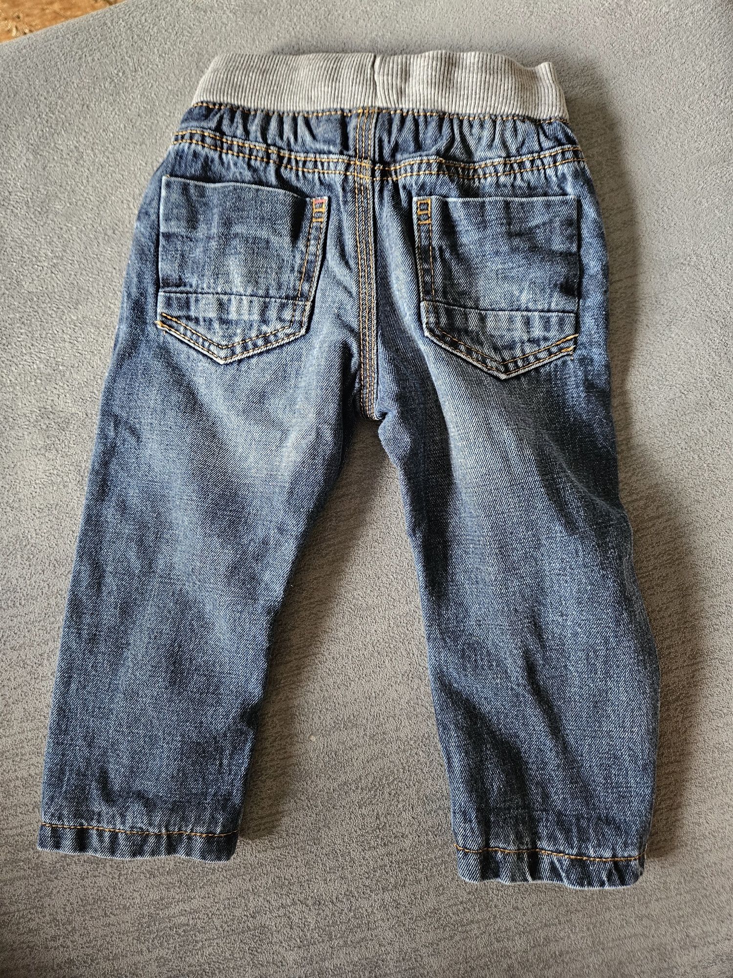 Chłopięce jeansy M&S. Rozmiar na 12-18 mscy