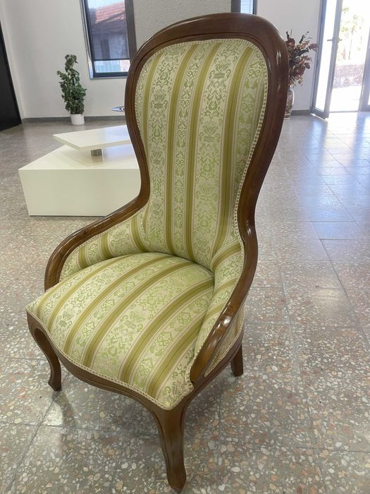 Poltrona de design clássico cor verde
