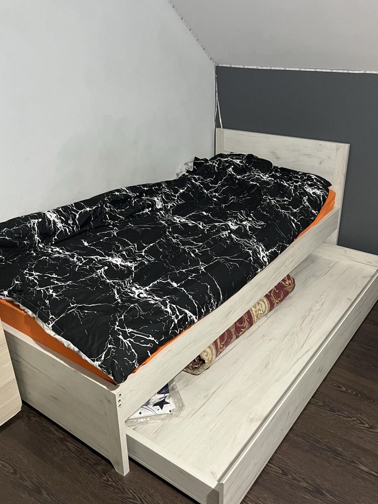 Łóżko ze stelarzem i szufladą 200x90cm  + materac