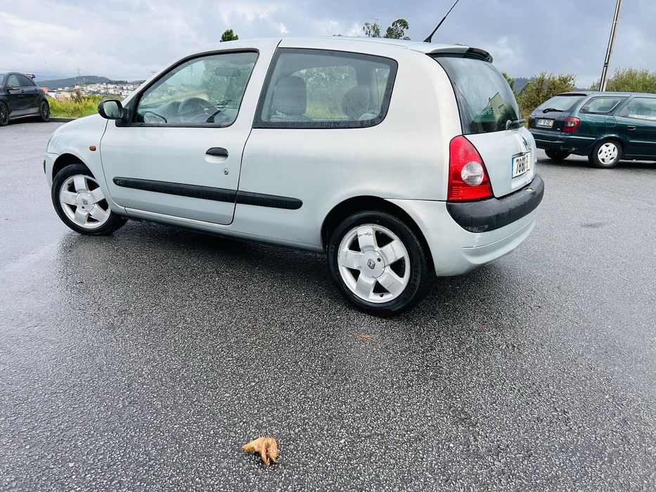 Renault clio 1.5dci 5 lugares ano 2001