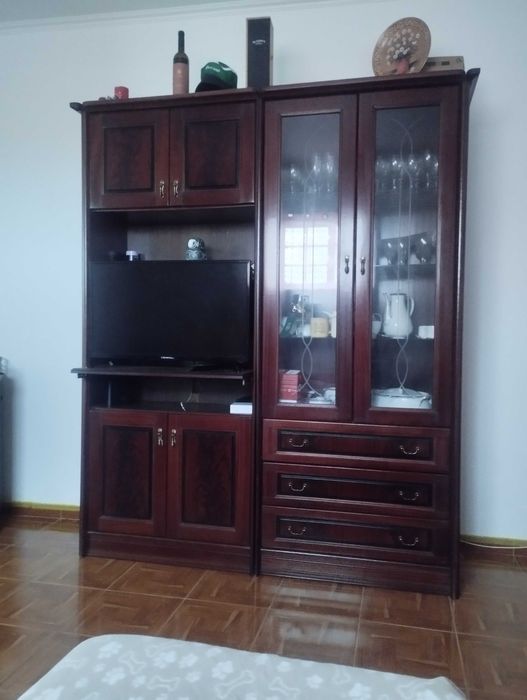 Armário  mogno novo